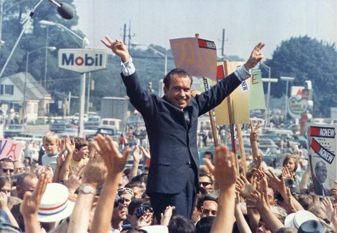 Richard Nixon 1968'de kampanya izinde