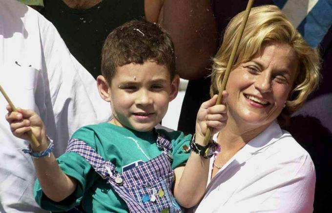 Elián González ve Temsilci Ileana Ros-Lehtinen