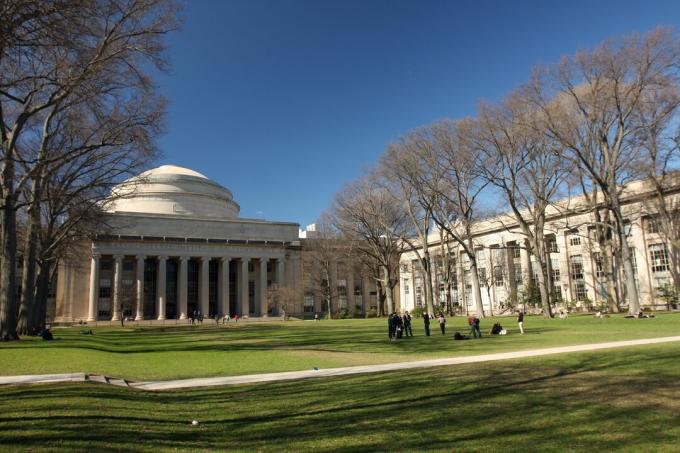 MIT'de Killian Mahkemesi ve Büyük Kubbe