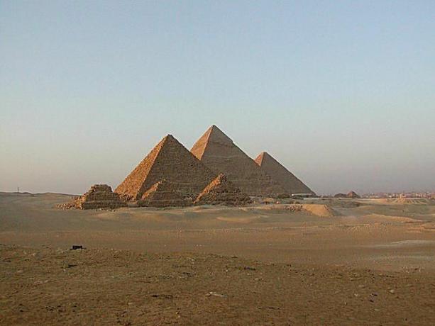 Giza Piramitleri