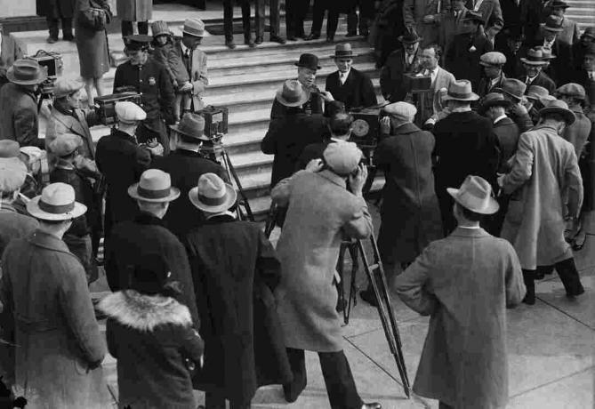 Çaydanlık kubbe kapsayan newsreel kameraman fotoğrafı