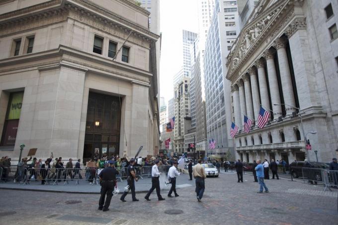 New York'taki Broad Street ve Wall Street'in tarihi kesişimi