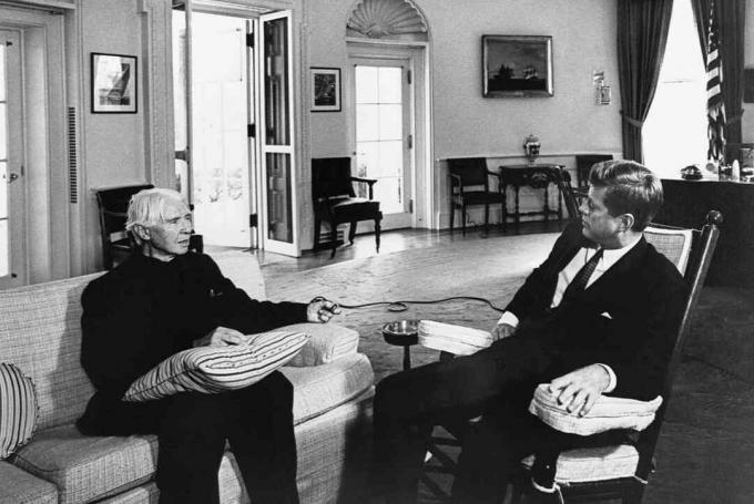 ofisi Carl Sandburg ve Başkan Kennedy fotoğraf