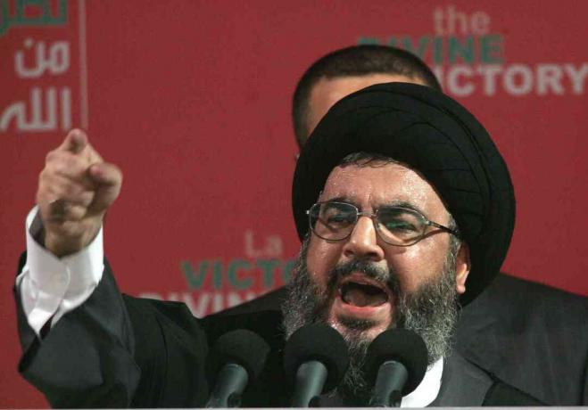 Hizbullah lideri Sayyed Hassan Nasrallah, 22 Eylül 2006'da Lübnan'ın Beyrut kentinde bir mitingde konuşuyor.