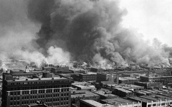 1921 Tulsa ırk katliamından yıkım.