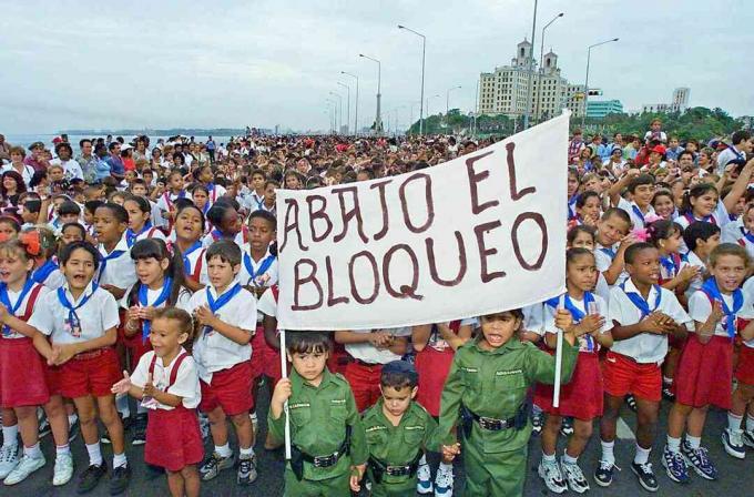 Küba, Elián'ın geri dönmesini talep ediyor