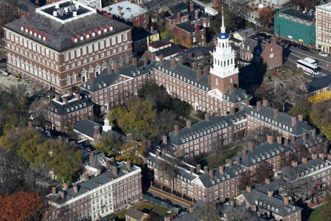 Harvard Üniversitesi'ndeki Lowell Evi