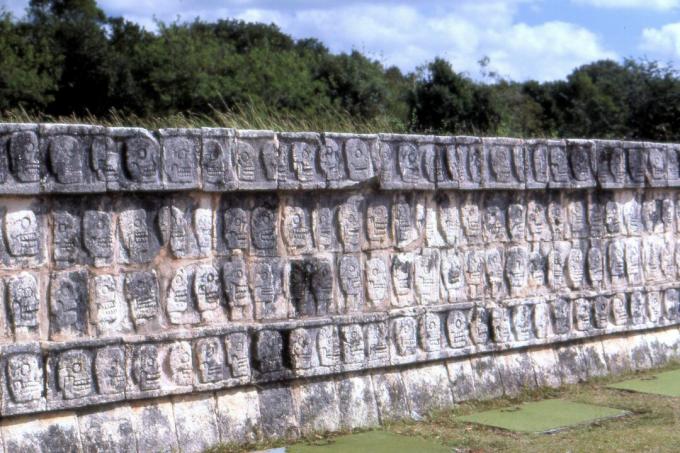 Kafatası Duvar (Tzompantli), Chichen Itzá, Meksika