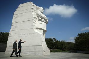 Obama ve Hindistan Başbakanı MLK Anıtı'nda