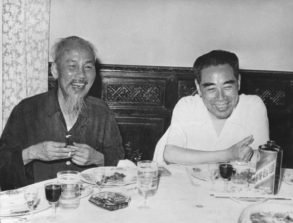 Ho Chi Minh ve Zhou Enlai